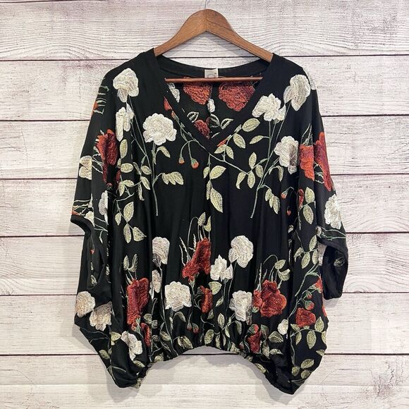 Anthropologie Akemi Kin Top Size XS/S Allora Embroidered Floral V Neck Oversized - Picture 1 of 9